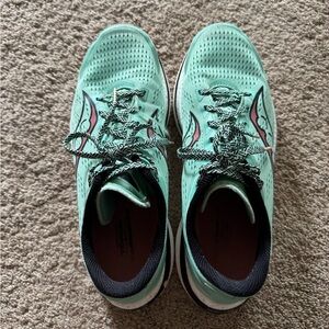 Women’s Saucony endorphin speed 3